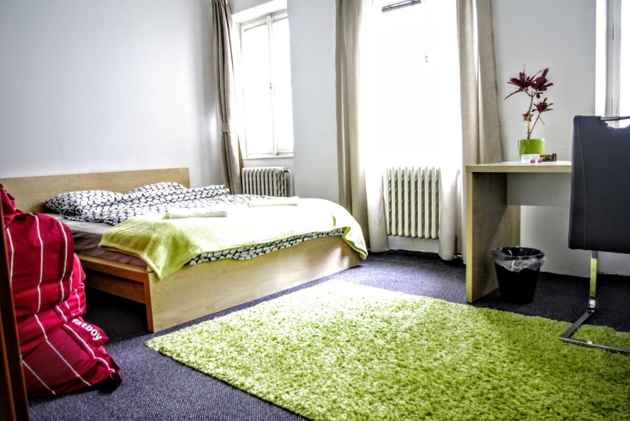 Quiet Courtyard Apartment Praga Exterior foto